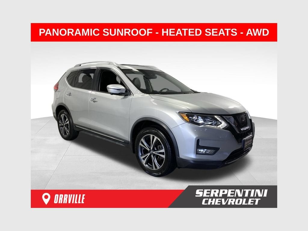 2017 Nissan Rogue SL in Silver — front three-quarter view